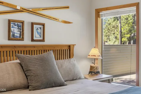 57691 Splitrock Lane Sunriver OR 97707