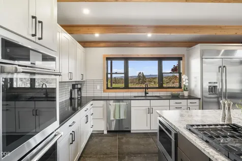 6801 SW Mcvey Avenue Redmond OR 97756