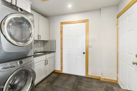 6801 SW Mcvey Avenue Redmond OR 97756