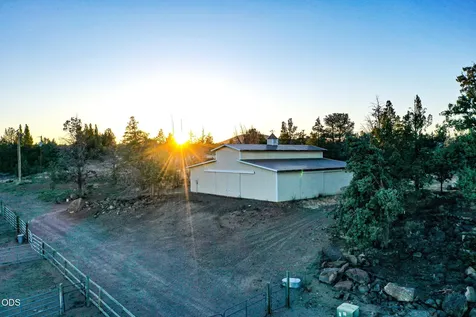 6801 SW Mcvey Avenue Redmond OR 97756