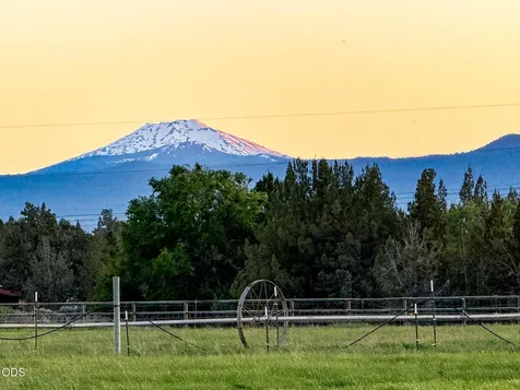 6801 SW Mcvey Avenue Redmond OR 97756