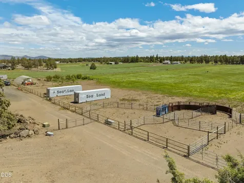 6801 SW Mcvey Avenue Redmond OR 97756