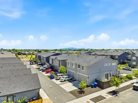 2598 NW Spruce Cone Redmond OR 97756