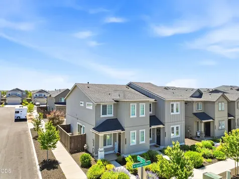 2598 NW Spruce Cone Redmond OR 97756