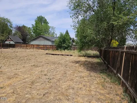 2411 SW Umatilla Avenue Redmond OR 97756