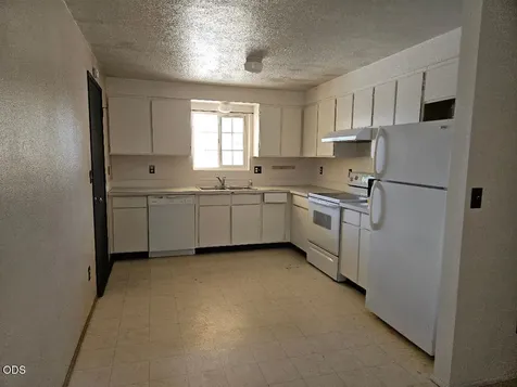 2411 SW Umatilla Avenue Redmond OR 97756