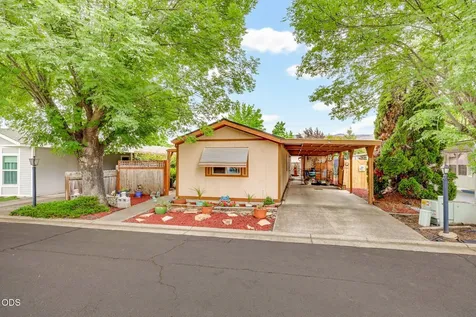 4624 S Pacific Phoenix OR 97535
