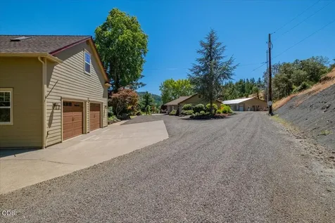 106 Green Valley Road Oakland OR 97462