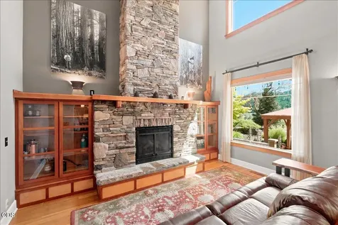 106 Green Valley Road Oakland OR 97462