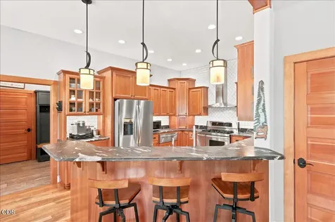 106 Green Valley Road Oakland OR 97462