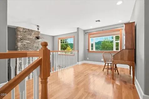 106 Green Valley Road Oakland OR 97462