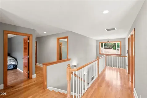 106 Green Valley Road Oakland OR 97462