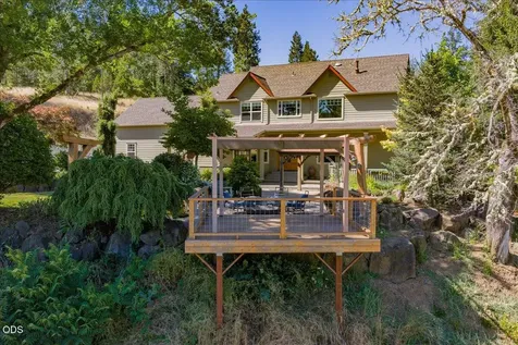 106 Green Valley Road Oakland OR 97462