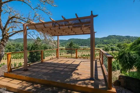 106 Green Valley Road Oakland OR 97462