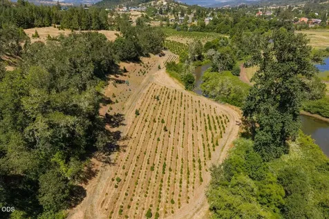 106 Green Valley Road Oakland OR 97462