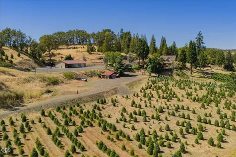 106 Green Valley Road Oakland OR 97462