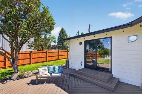4627 SW Yew Avenue Redmond OR 97756