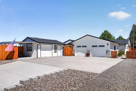 4627 SW Yew Avenue Redmond OR 97756