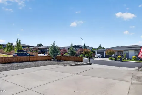 4627 SW Yew Avenue Redmond OR 97756