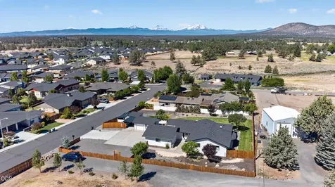 4627 SW Yew Avenue Redmond OR 97756