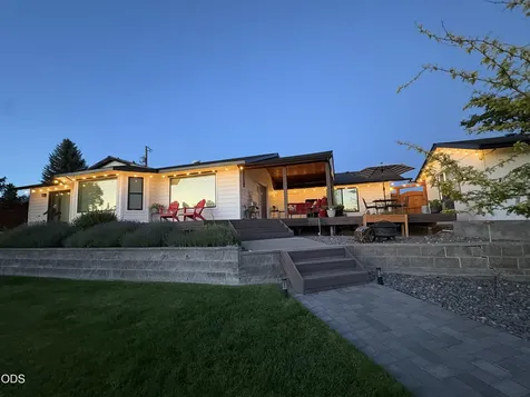 4627 SW Yew Avenue Redmond OR 97756