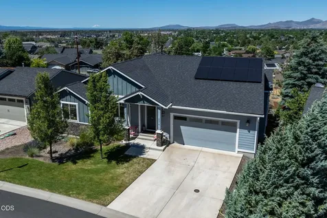 2318 SW Valleyview Drive Redmond OR 97756