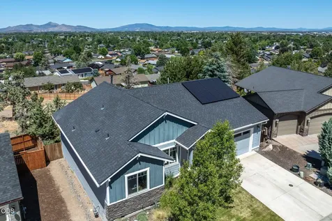 2318 SW Valleyview Drive Redmond OR 97756