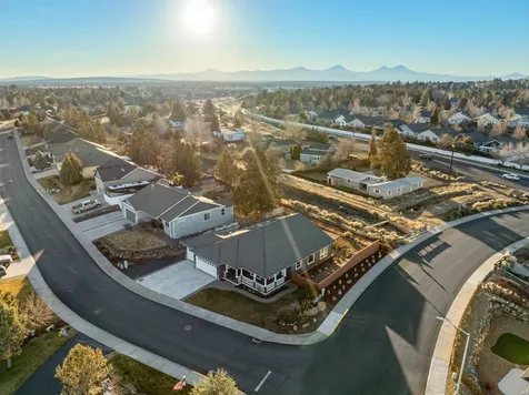 3721 SW Tommy Armour Lane Redmond OR 97756