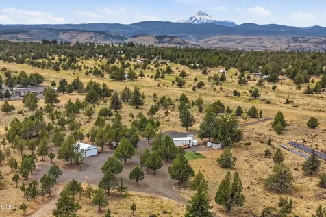 13005 SW Airstrip Lane Culver OR 97734