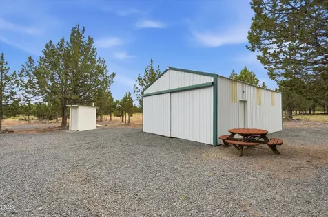 13005 SW Airstrip Lane Culver OR 97734