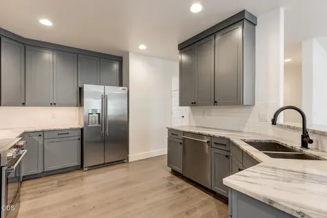 1641 W Hill Avenue Sisters OR 97759