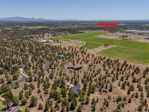 1433 NW 77th Redmond OR 97756