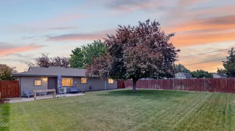 1526 SW 33rd Street Redmond OR 97756
