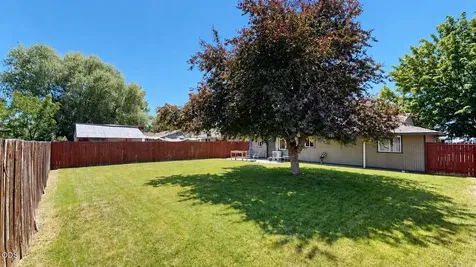 1526 SW 33rd Street Redmond OR 97756