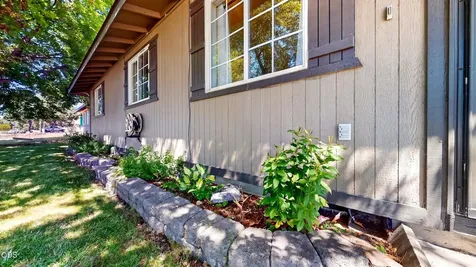 1526 SW 33rd Street Redmond OR 97756