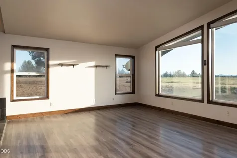 26275 Willard Road Bend OR 97701