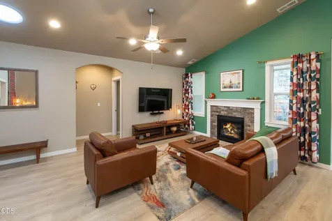 20417 SE Senden Lane Bend OR 97702