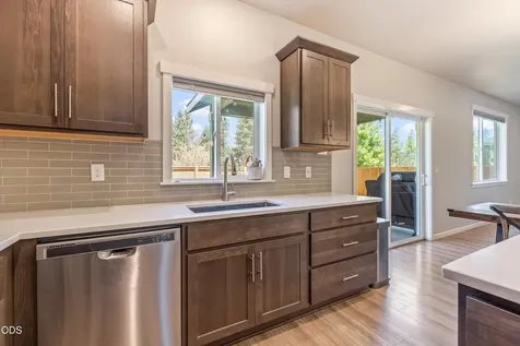 16504 Pine Creek Drive La Pine OR 97739