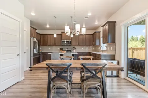 16504 Pine Creek Drive La Pine OR 97739