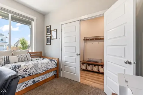 16504 Pine Creek Drive La Pine OR 97739
