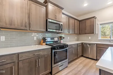 16504 Pine Creek Drive La Pine OR 97739