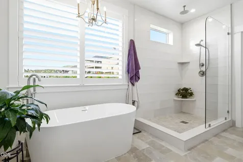 547 W La Strada Circle Medford OR 97504