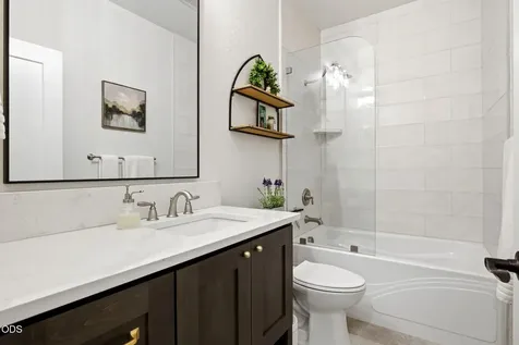 547 W La Strada Circle Medford OR 97504