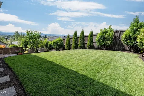 547 W La Strada Circle Medford OR 97504