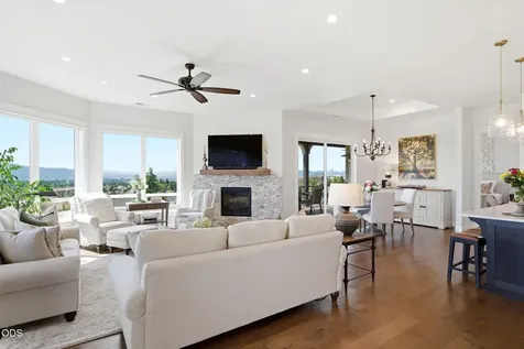 547 W La Strada Circle Medford OR 97504