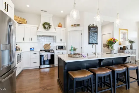 547 W La Strada Circle Medford OR 97504