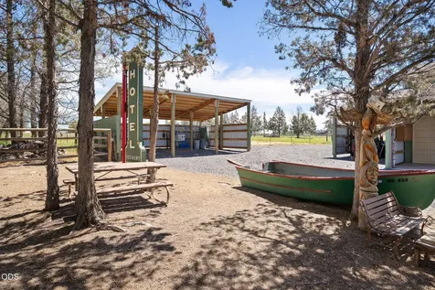 6900 NE 1st Street Redmond OR 97756
