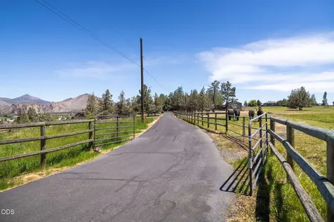 6900 NE 1st Street Redmond OR 97756