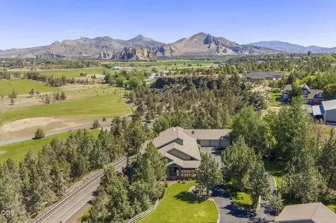 6900 NE 1st Street Redmond OR 97756