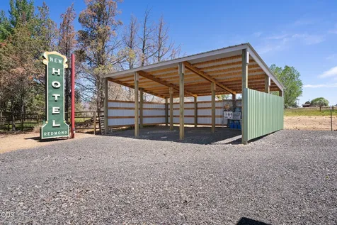 6900 NE 1st Street Redmond OR 97756